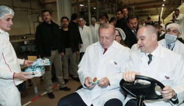 Başkan Erdoğan Eskişehir’de ETİ Fabrikası’nı ziyaret etti.